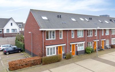 De Manhof 8-A