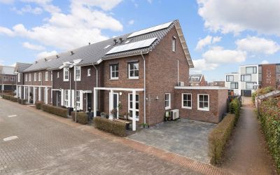 Van Velthui. 2