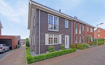 Van Hardevelderf 9