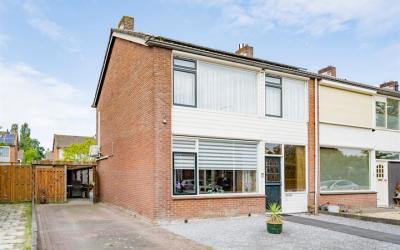 Van Limburg. 9