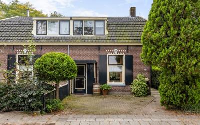 Graaf van Lynden van Sandenburgweg 17
