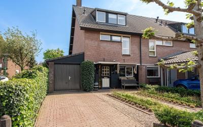 Nieuwe Pyra. 33
