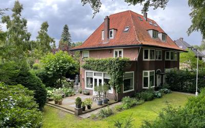 Hogesteeg 27