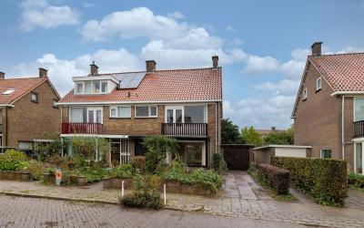 Huib van de. 15