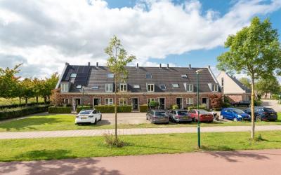 Lazuursteen 8