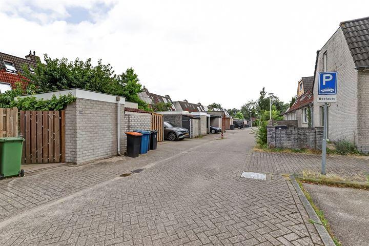 Tussenwoning te koop: Meerkoetweide 20, Houten