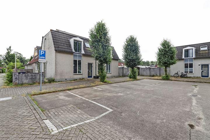 Tussenwoning te koop: Meerkoetweide 20, Houten