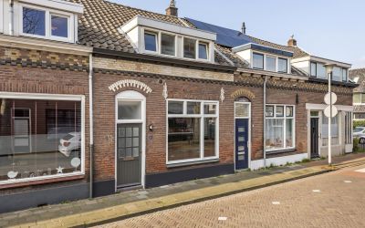 Voor de Kij. 33