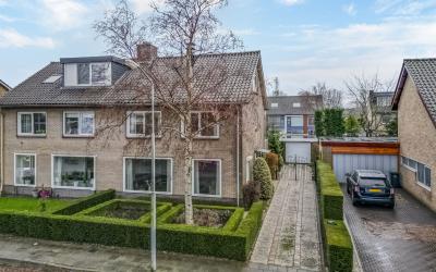 Nieuwe Tiel. 109