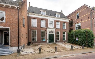 Ambtmanstraat 9-E