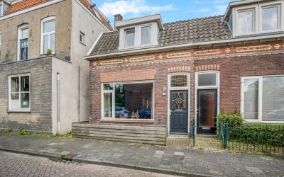 J.D. van Le. 3