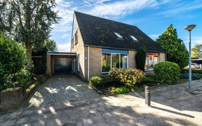 Bloemeehof 23