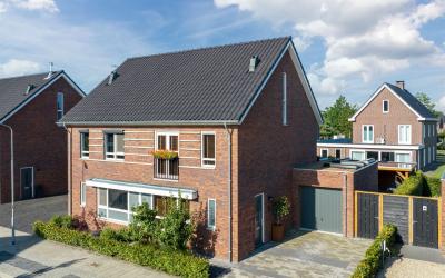 J van de Vo. 12
