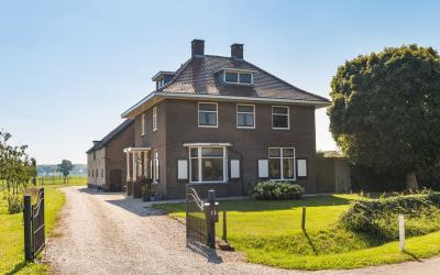 Donkerstraat 13