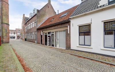 Stadhuisstr. 4