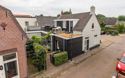 Middelweg 10