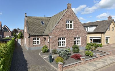 Middelweg 16