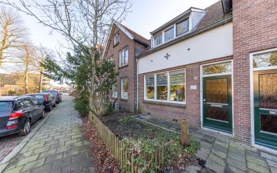 W. de Vries. 54