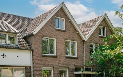 W. de Vries. 58