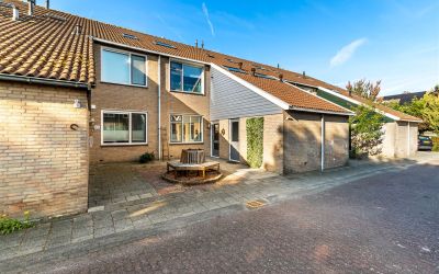 Den Hoef 16