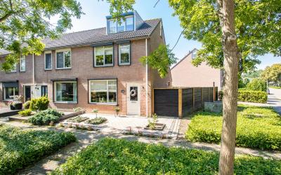 Ereprijs 77
