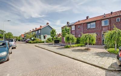 Esdoornstra. 18