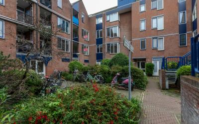 Van Dishoec. 58