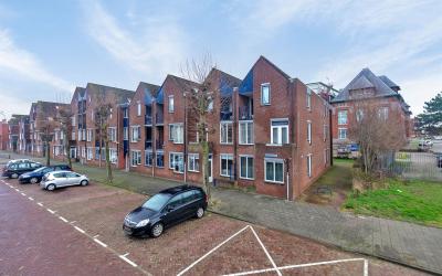 Van Dishoec. 72
