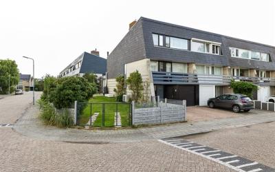Tak van Poo. 1