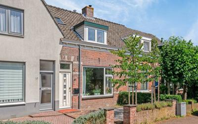 J.I. Sander. 41