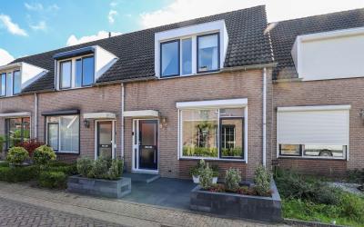Hof van Pol. 8