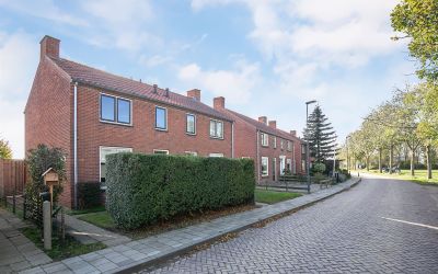 Hellenburgs. 9