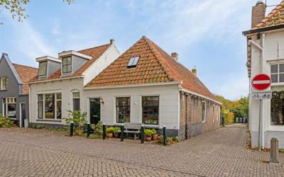 Dorpsplein 18
