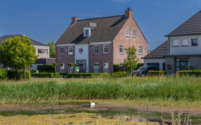 van Riebeec. 48