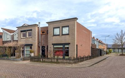 Bernhardstraat 2
