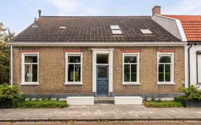 Dorpsstraat 13