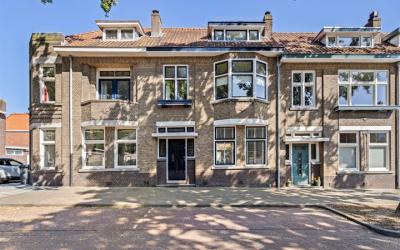 Van Overstratenlaan 6