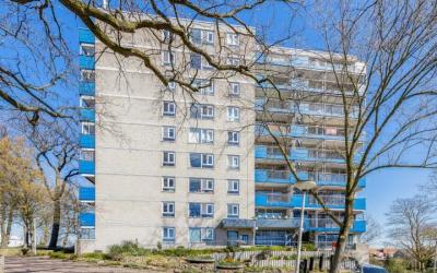 Benedenbaan. 76