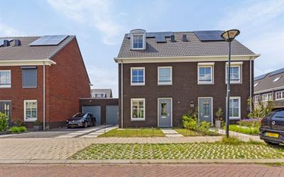 Zwanenbloem 17