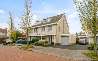 Hof van Ste. 32
