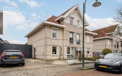 Binnenkamer 8