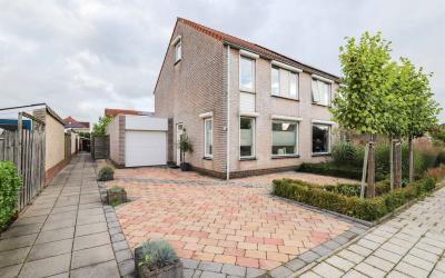 Doornickstraat 1