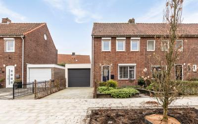 Admiraal de Ruijterstraat 16