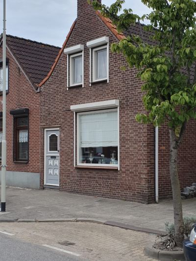 Dorpsstraat 18