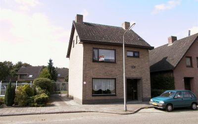 Dorpsstraat 30