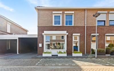 Wim van Est. 9