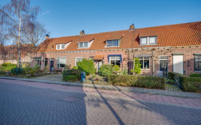 Achter 't H. 10