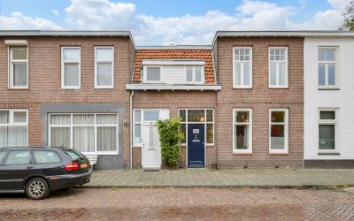 Oranjebooms. 106