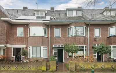 van Voorst. 22