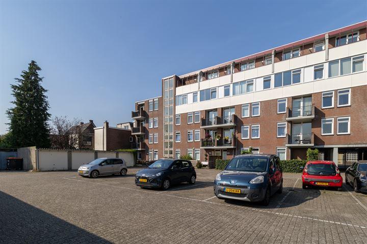 Studio te koop: Teteringsedijk 146, Breda